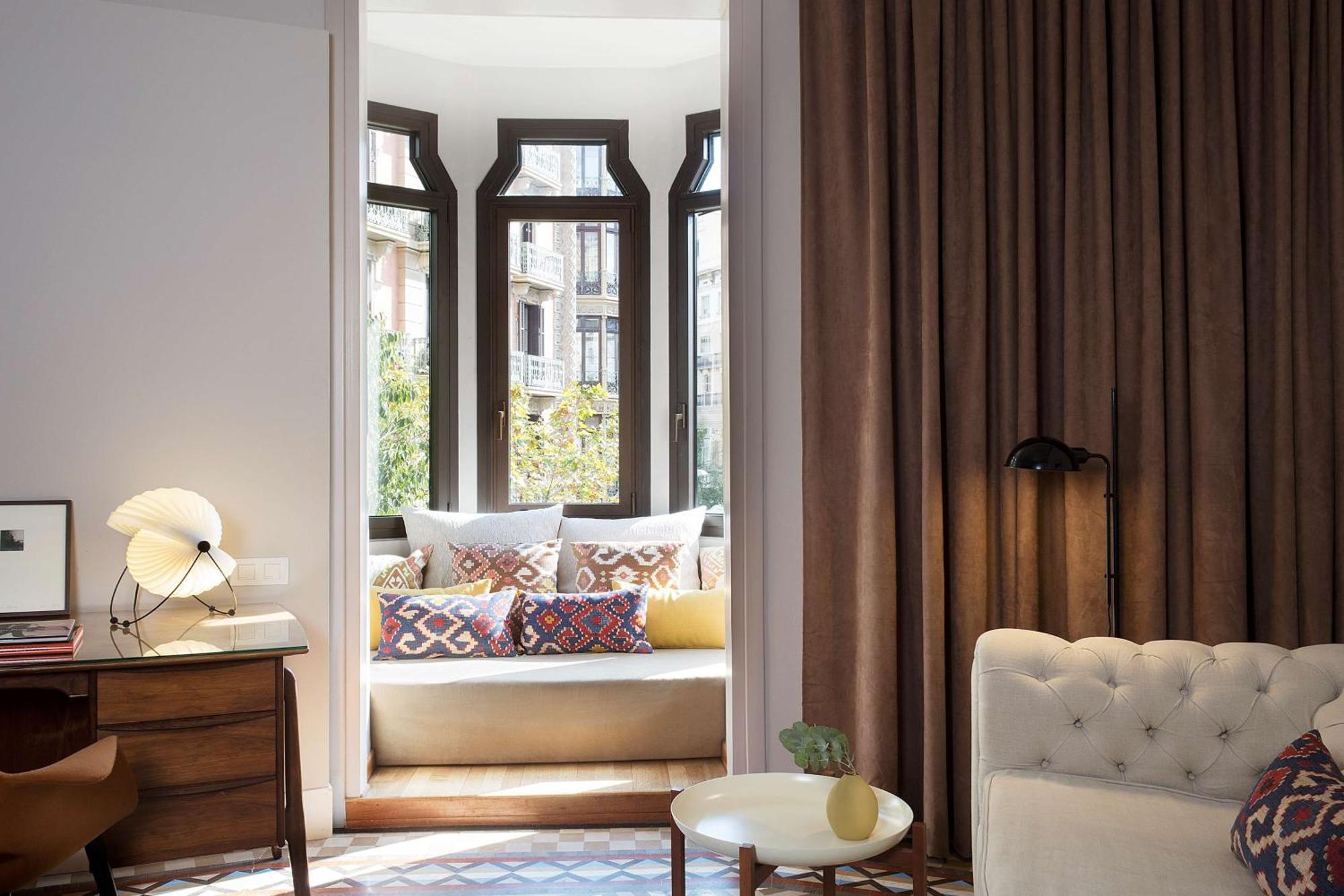 Alexandra Hotel, Curio Collection By Hilton 4*