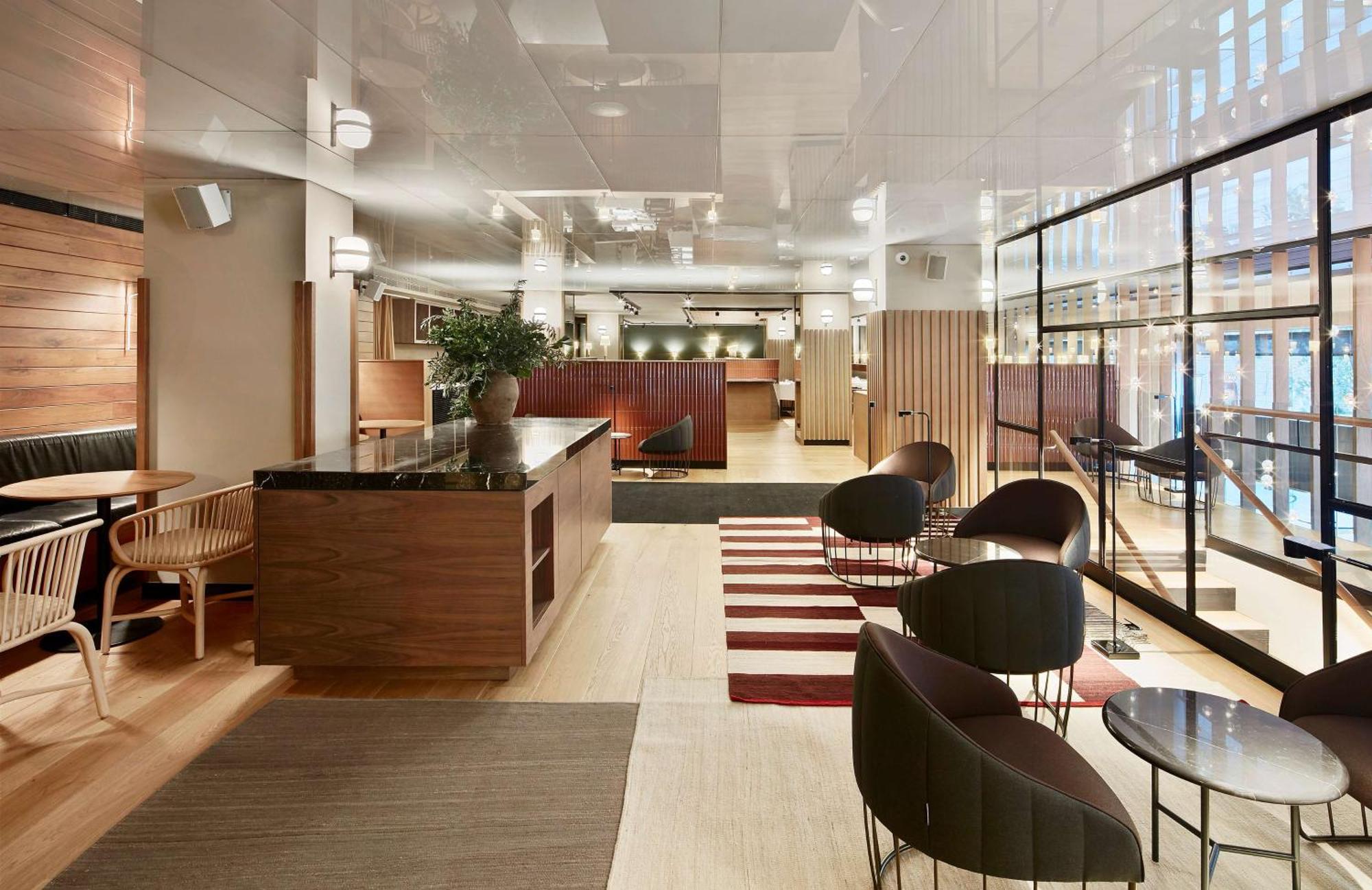 Alexandra Hotel, Curio Collection By Hilton Hotel 4*