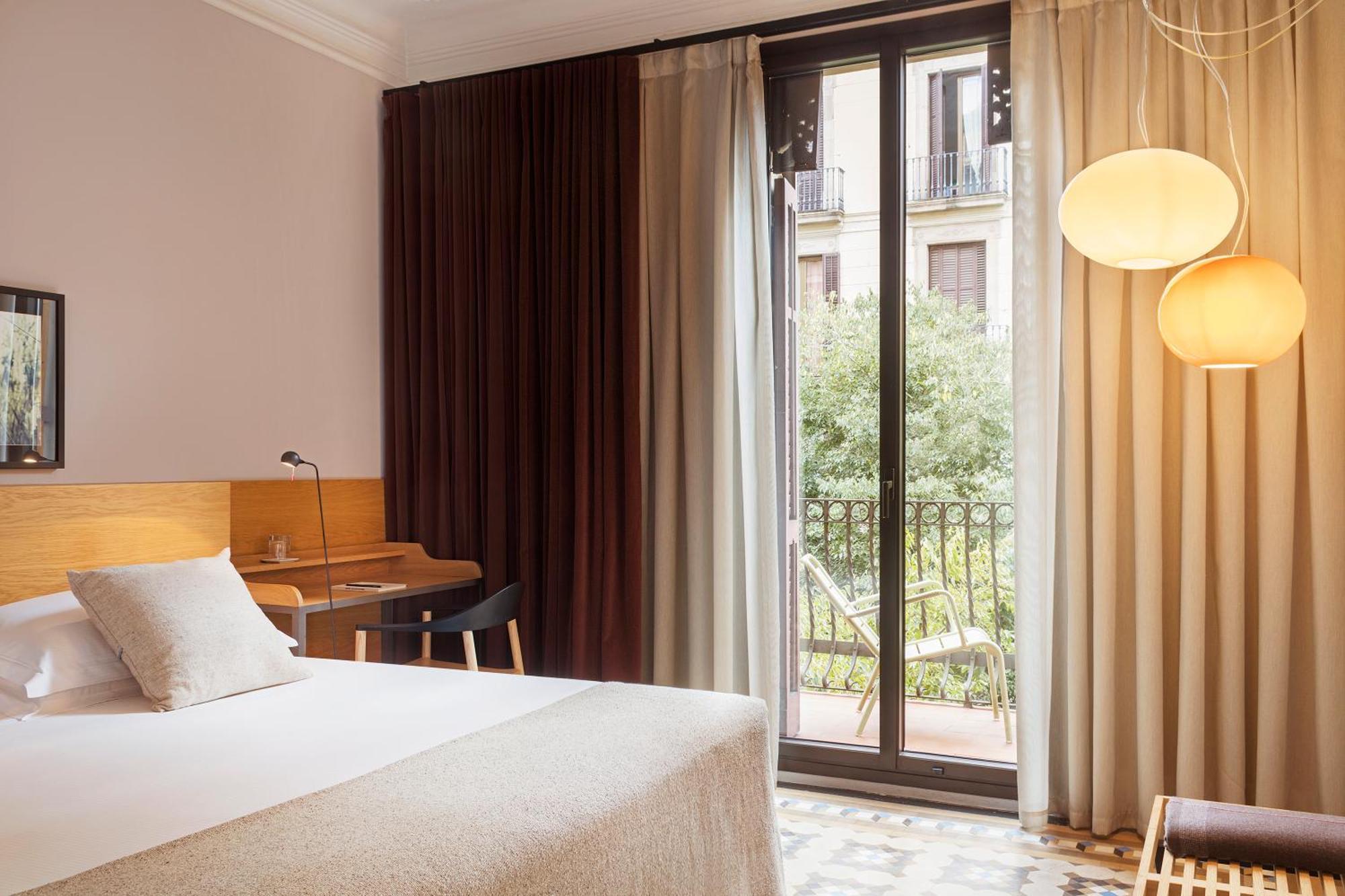 Alexandra Hotel, Curio Collection By Hilton 4*